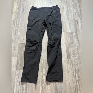 Stylish Black Cargo Pants for Women outdoor wear